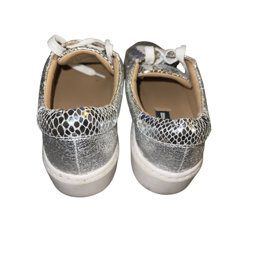 Design Lab Sneakers - Picture 4 of 6